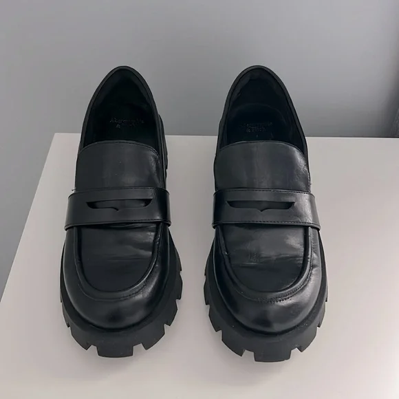 NWOT Abercrombie & Fitch Pamela chunky platform loafers in black Size 8.5 - Picture 8 of 13